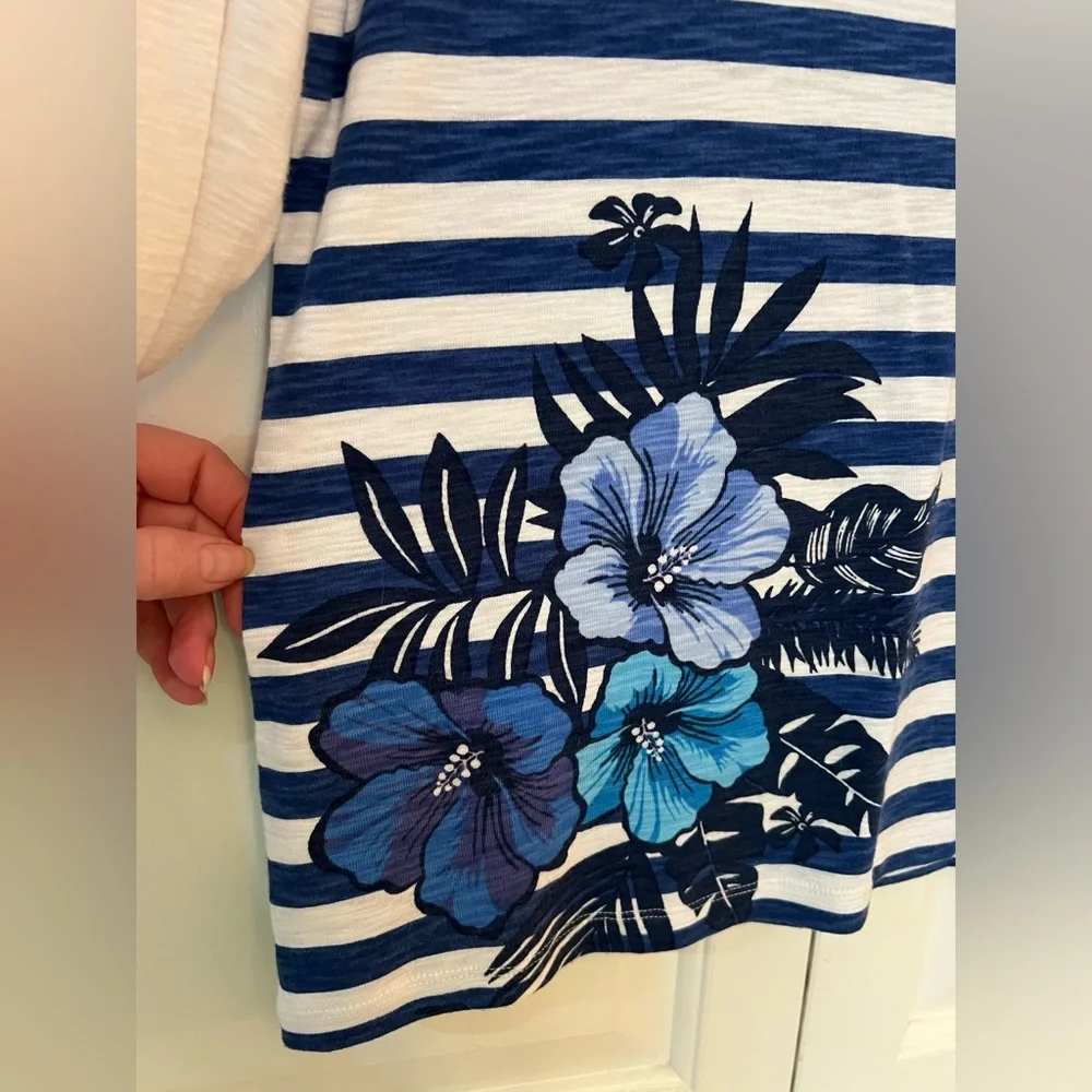 Tommy Bahama Blue and White Floral Striped Long Sleeve Top NWT Size L - Picture 7 of 10